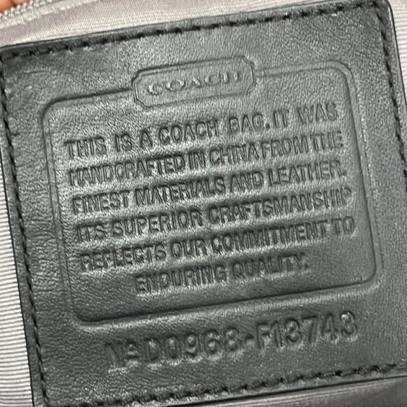 COACH SOHO BLACK LEATHER SATCHEL HANDBAG SNAP FLAP GOLD BUCKLE CLOSURE - Picture 6 of 6